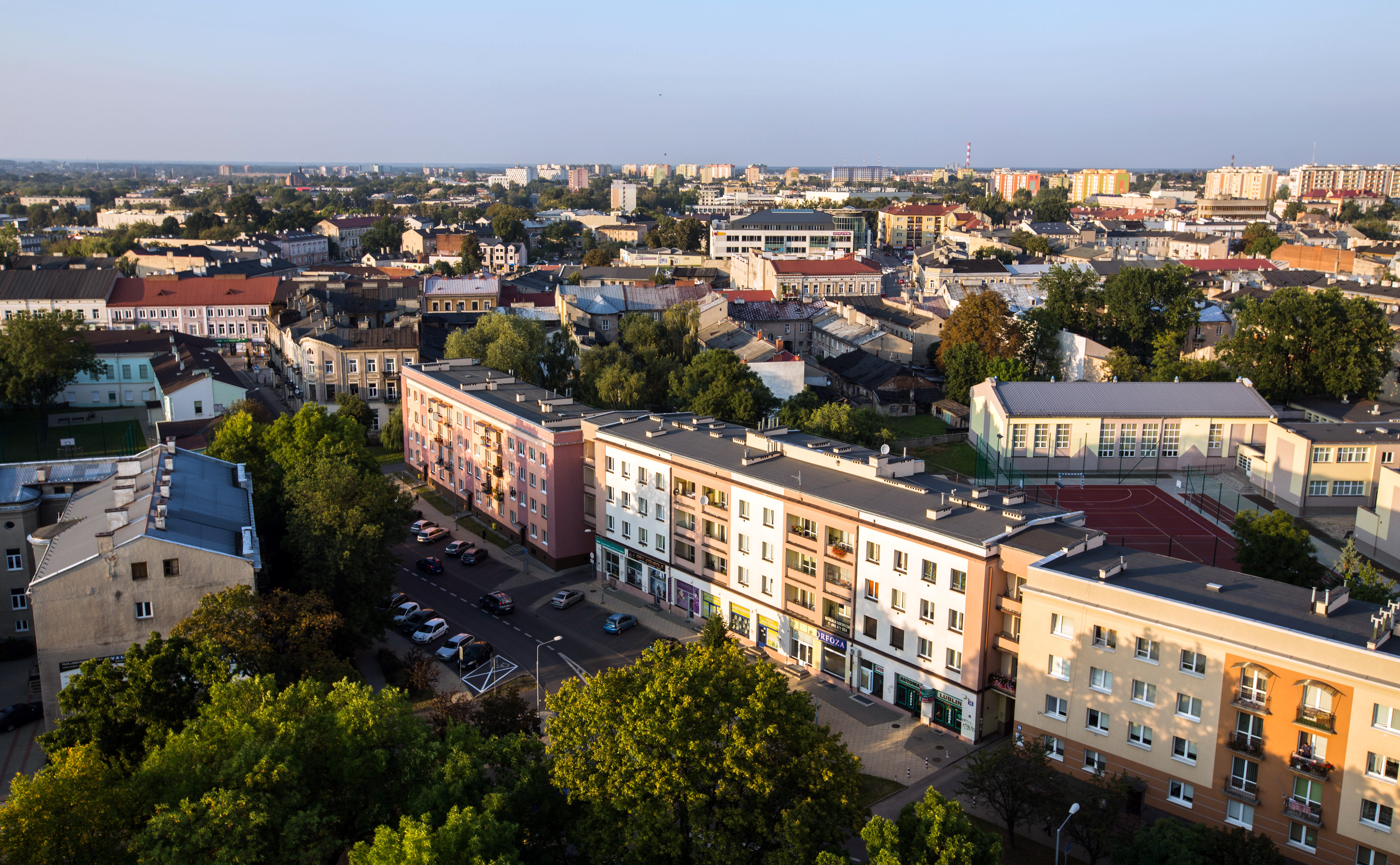 Zarządzanie i administrowanie  nieruchomościami i lokalami,  będącymi własnością  Gminy Miasta Radomia.